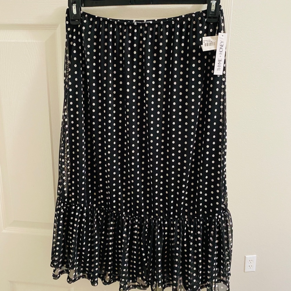 Black and white dot skirt sz. L